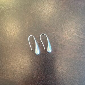 NWOT Elegant Silver-toned Teardrop Earrings
